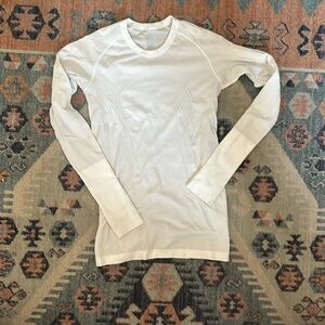 white lululemon swiftly tech
